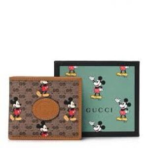 Gucci x Disney Wallet
Mini GG Supreme Mickey Mouse- Box, cards, dust bag and COA